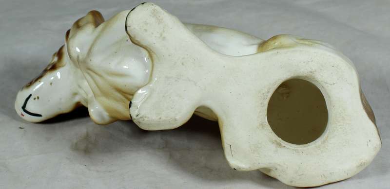 Bassett hound - Ceramic figurine