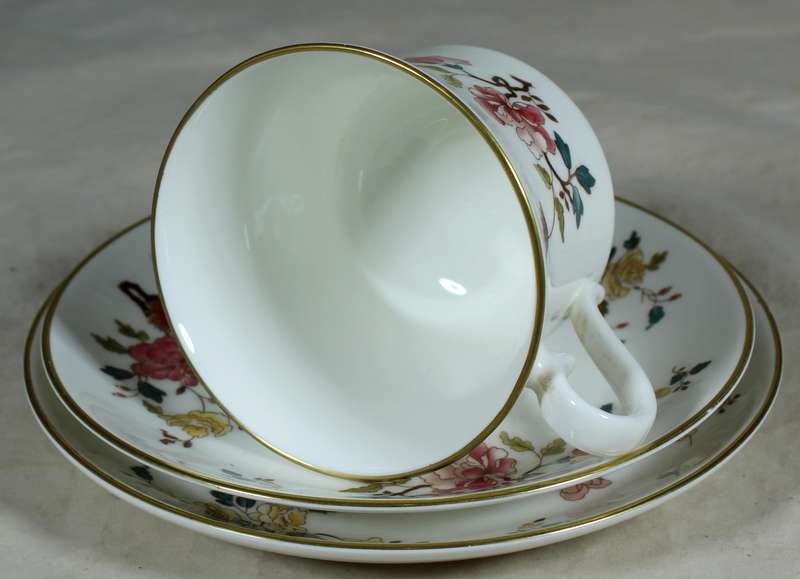 Royal Albert - New Romance trio