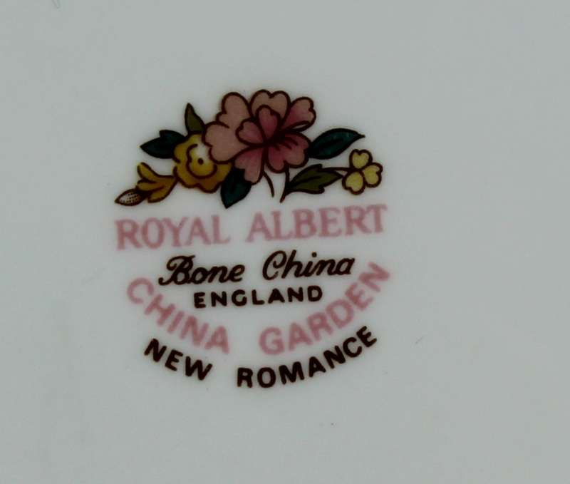 Royal Albert - New Romance side plate