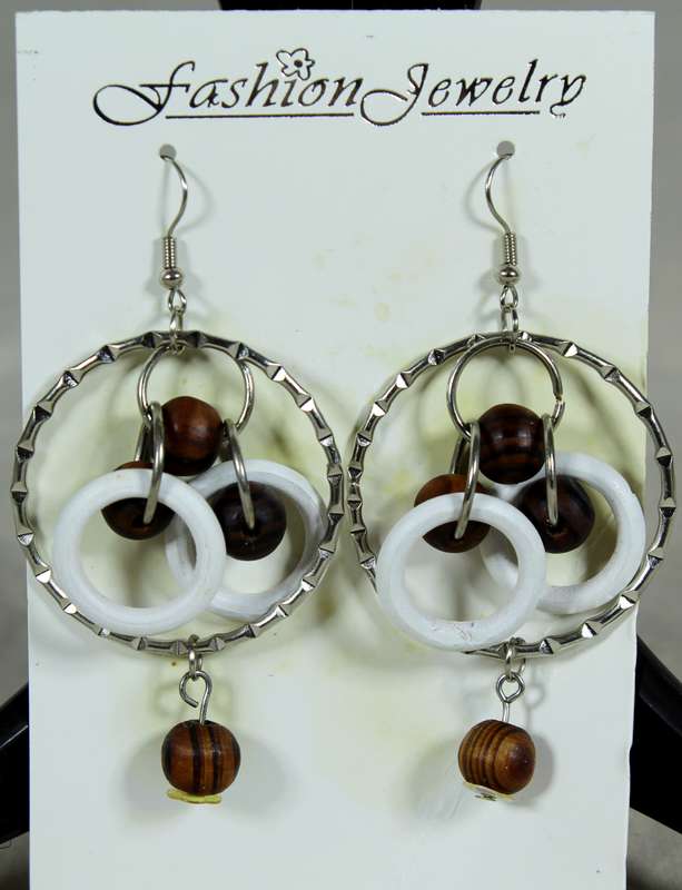 Pair of fashion jewelry earrings - With hoops and balls