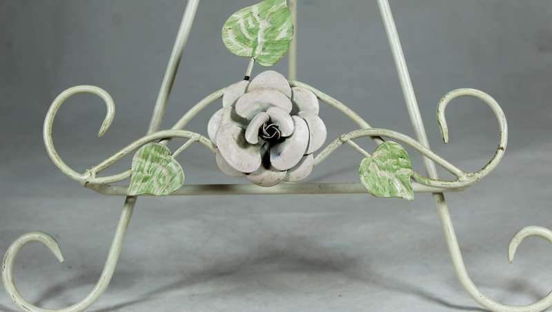 Metal painting book stand