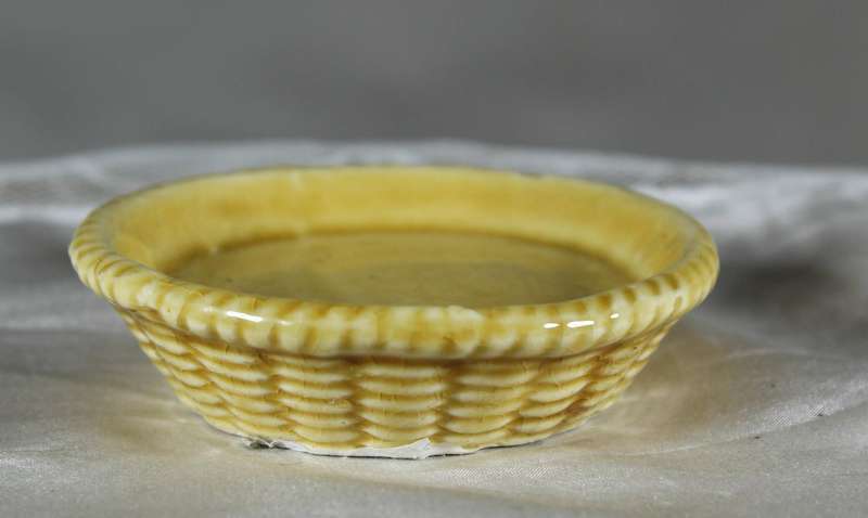 Small porcelain trinket bowl