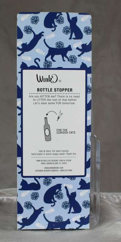 Novelty cat and bottle stopper