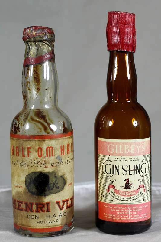 Mini liquor bottle - Empty - Pair of Henri Vlek & Gilbey's bottles