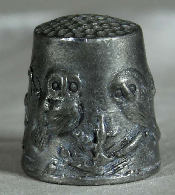 Pewter thimble - metal with pair of embossed owls