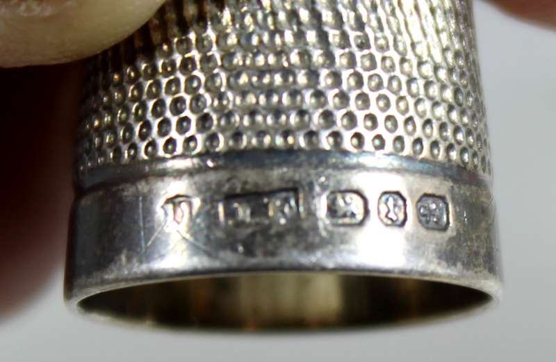 Silver thimble - English JW hallmarked