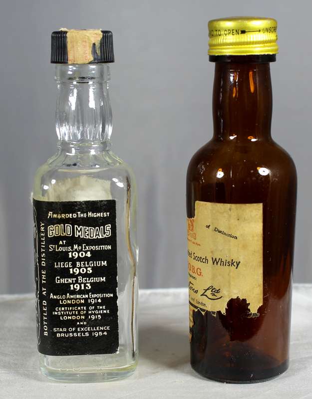 Empty liquor bottles - Pair of whisky - Jack Daniels & VOBG