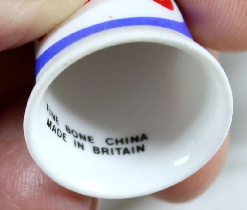 Advertising thimble - Esso