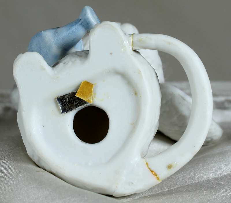 Mouse with a watering can