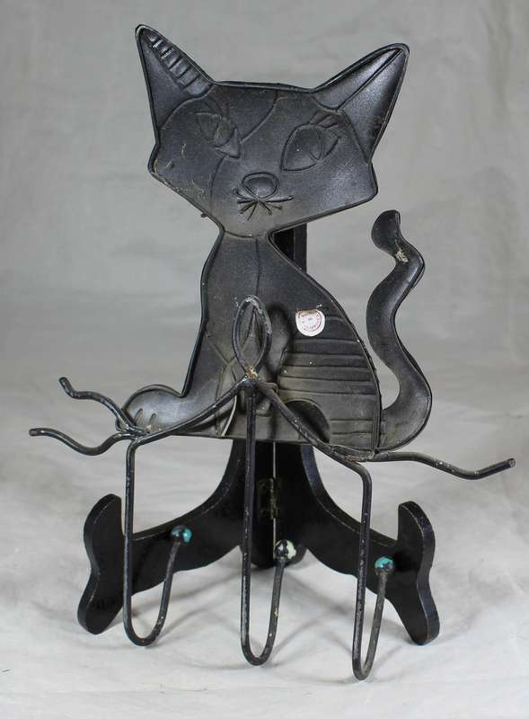 Cat wall hanger