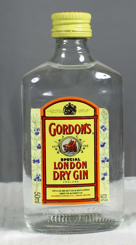 Mini liquor bottle - Gordon's London dry gin