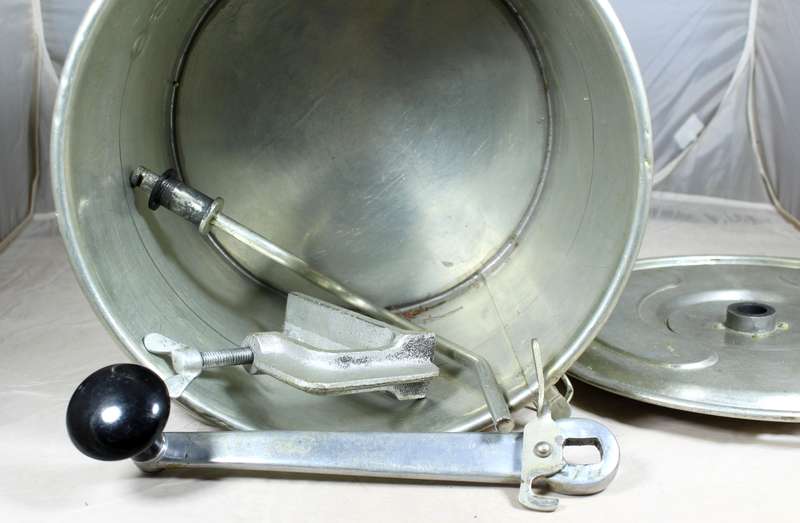 Vintage bread kneader