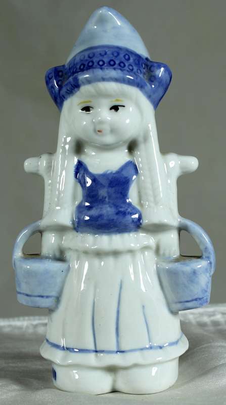 Blue Delft Dutch lady carrying water