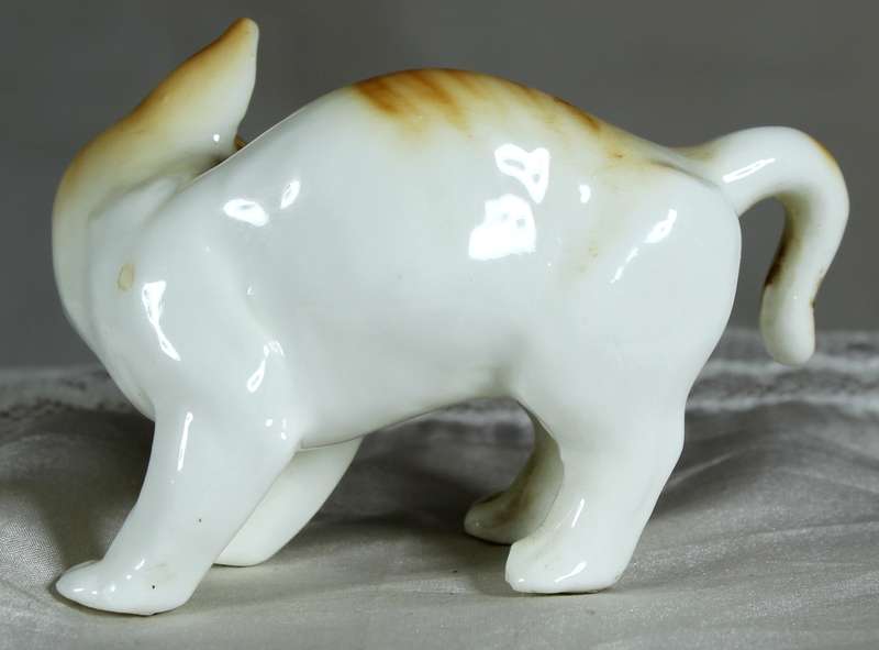 Porcelain cat - White & brown