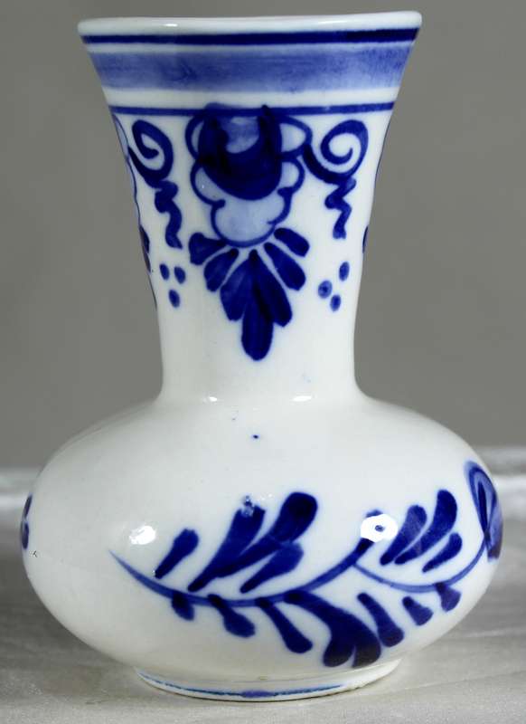 Blue & white posy vase from Korea