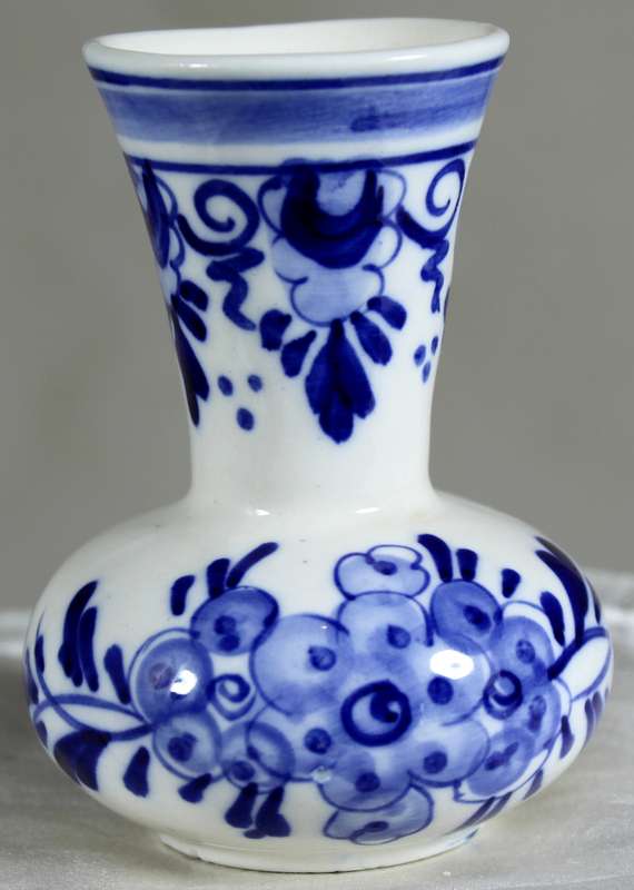 Blue & white posy vase from Korea