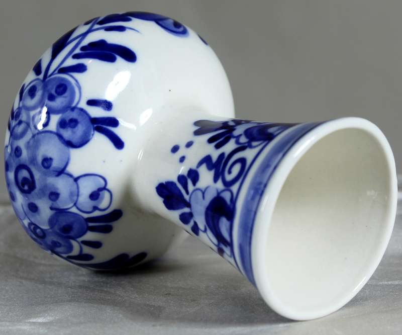 Blue & white posy vase from Korea