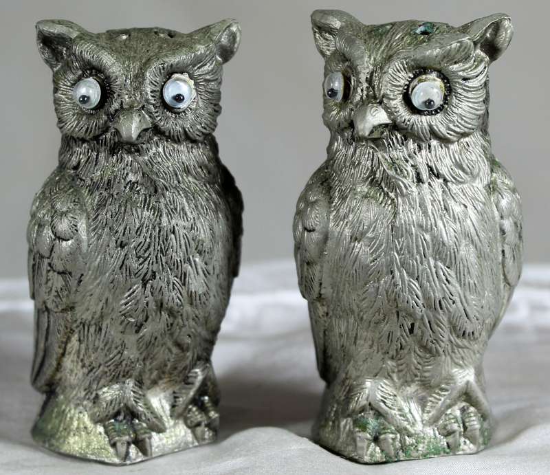 Pair of metal owl salt & pepper shakers
