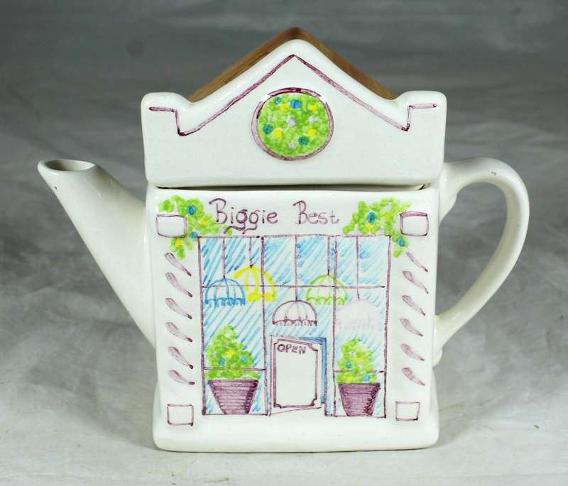 Ornamental porcelain kettle, Biggie Best shop
