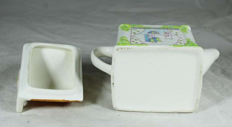Ornamental porcelain kettle, Biggie Best shop