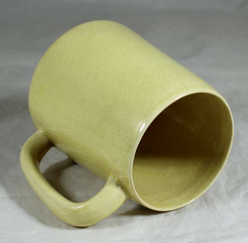 Drostdy ware mug with figures