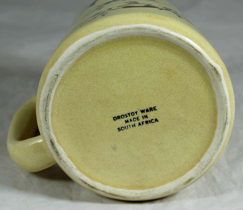 Drostdy ware mug with figures