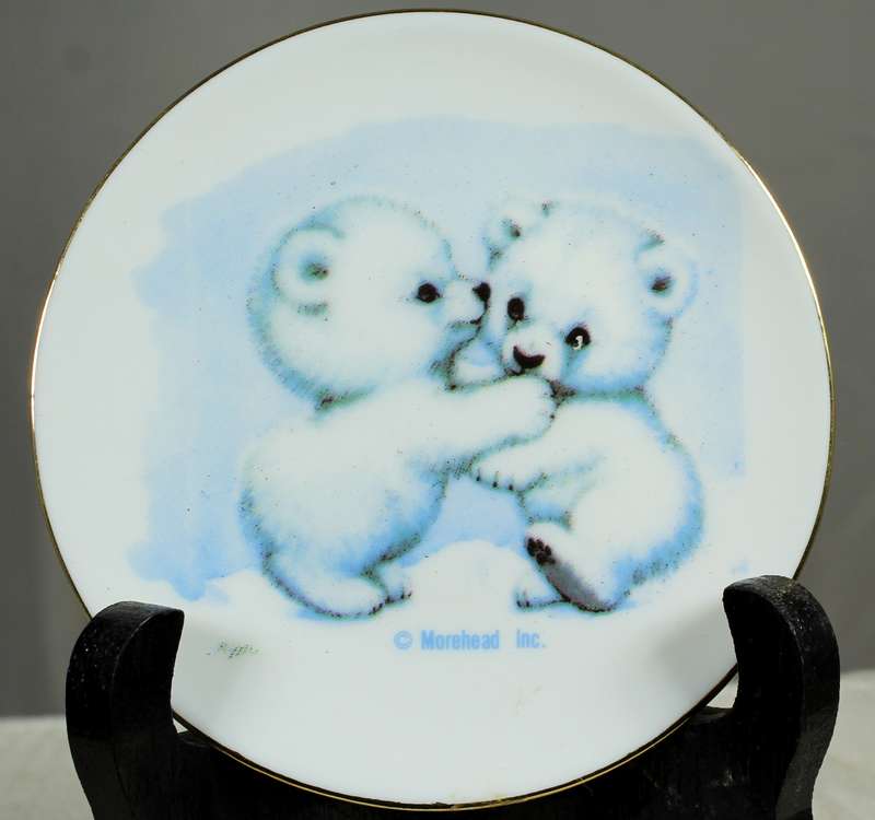 Miniature wall plate with two baby bears