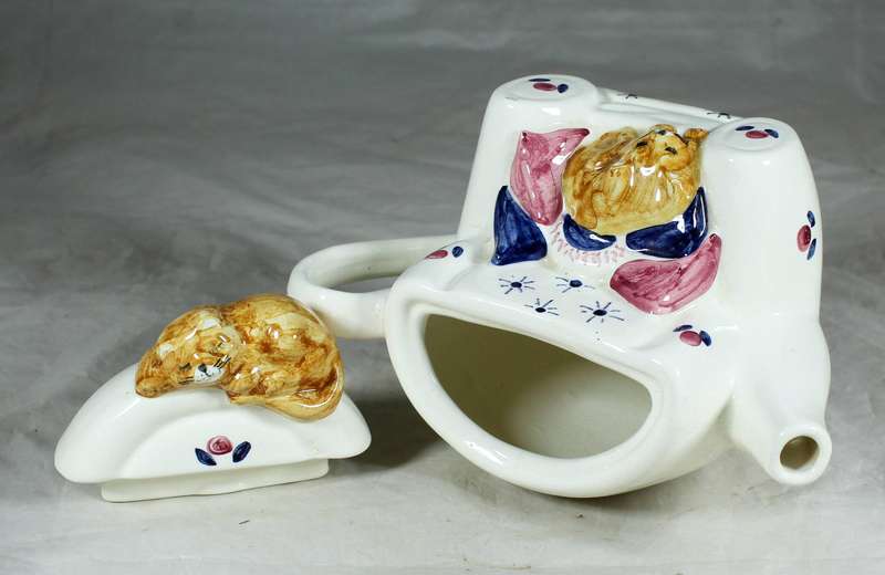Ornamental porcelain kettle, hand made June Deavin
