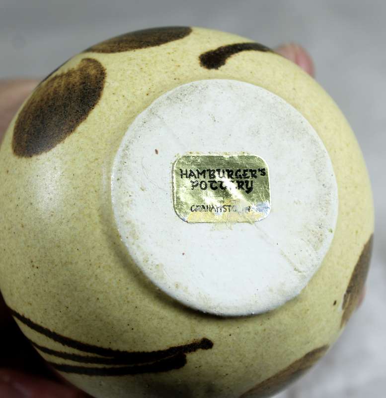 Hamburger potteries - small bulbous vase