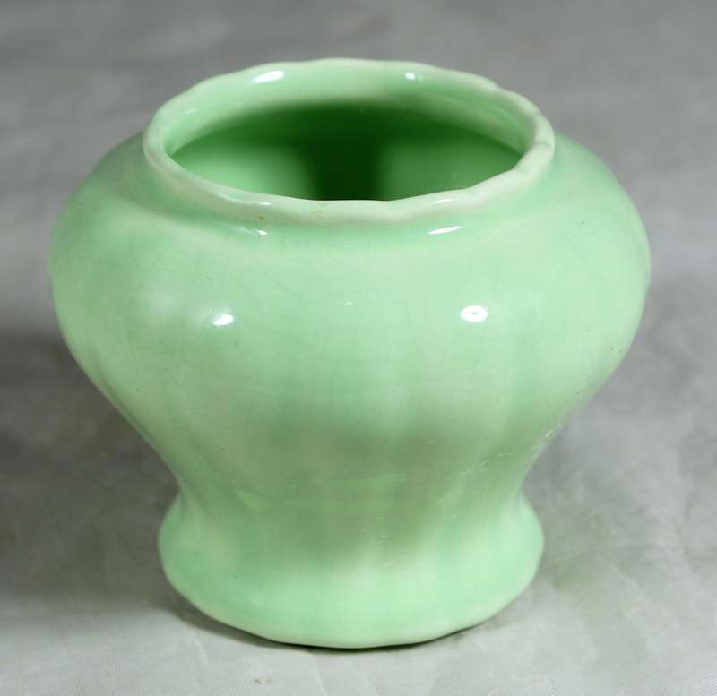 Sylvac - small vase
