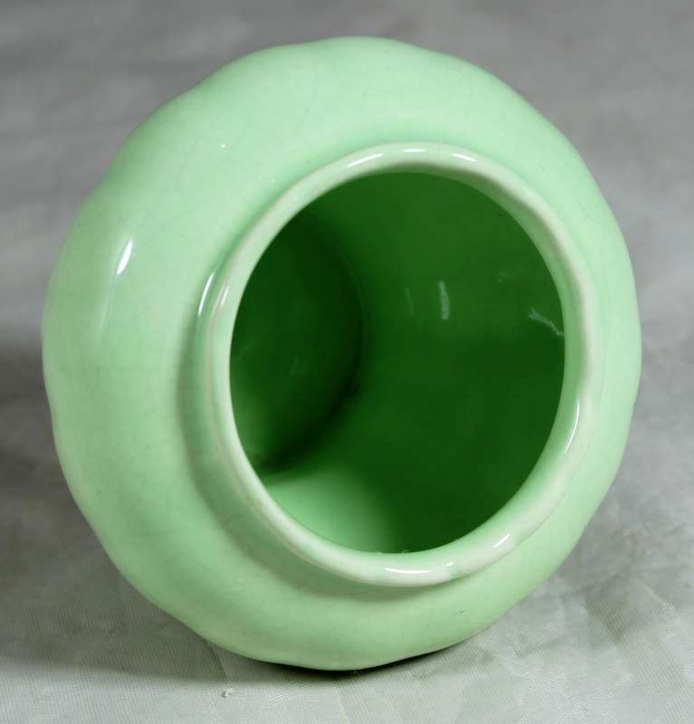 Sylvac - small vase
