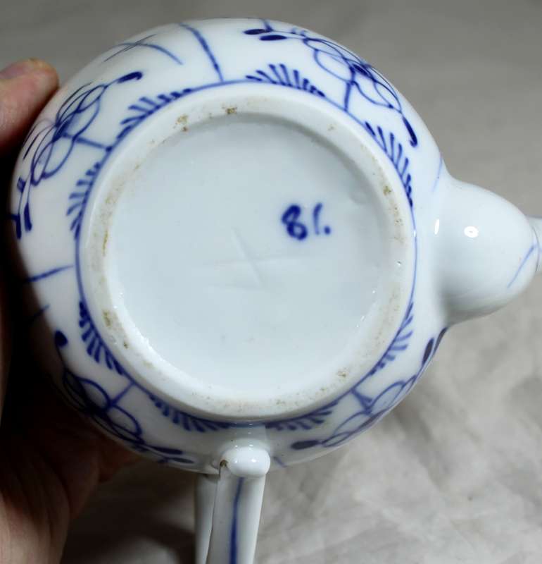 Invalid cup - blue and white