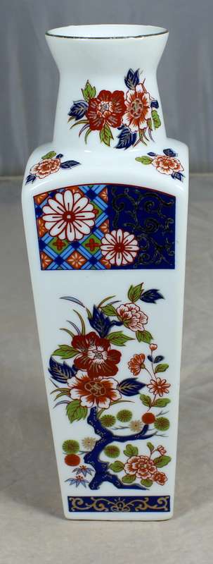 Imari style vase