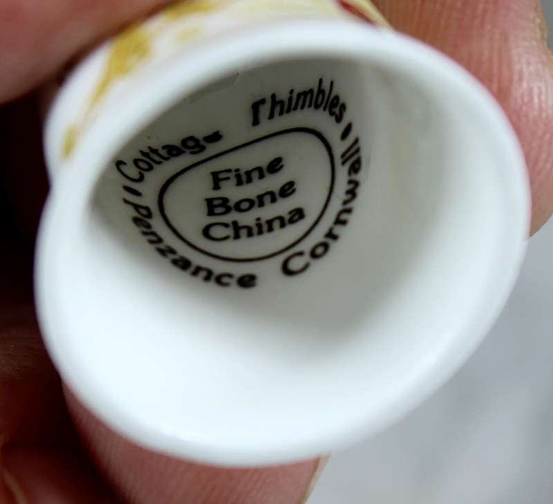 Advertising thimble - Metro goldwyn Mayer - Cottage thimbles