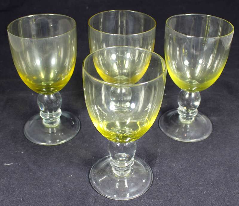 Set of four large balloon glasses