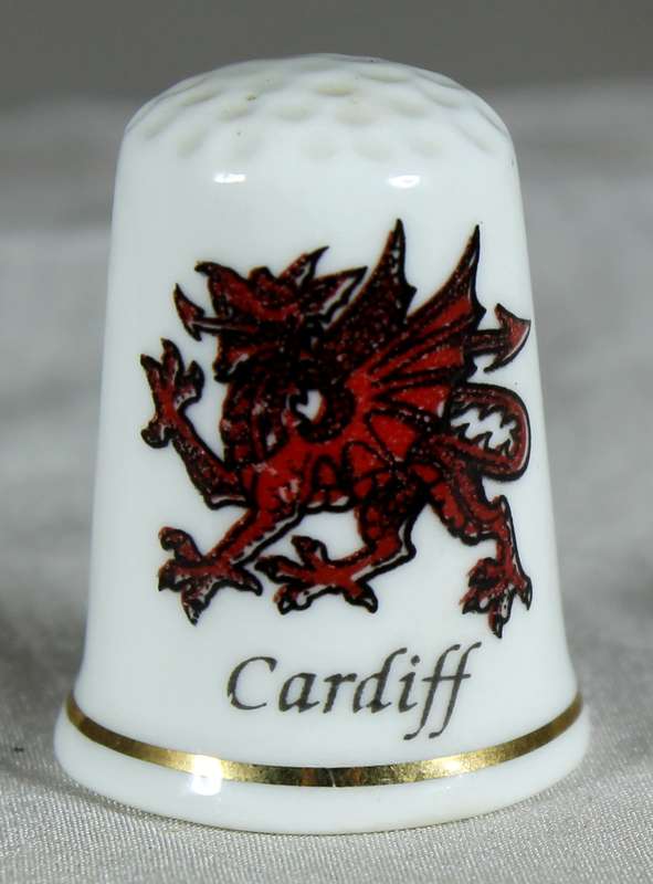 Bone China thimble - Cardiff - Y DDRAIG potteries