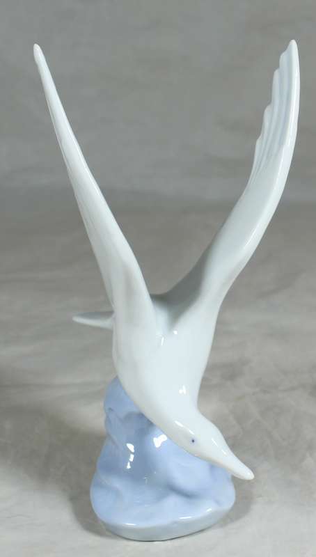 Porcelain seagull