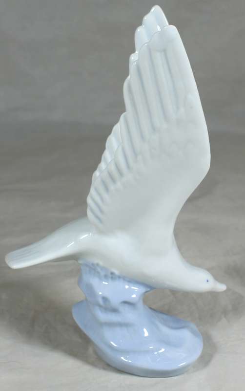 Porcelain seagull