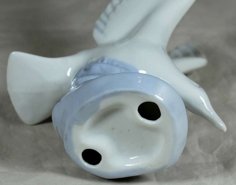 Porcelain seagull