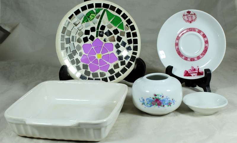 Assembly of five ceramic ware