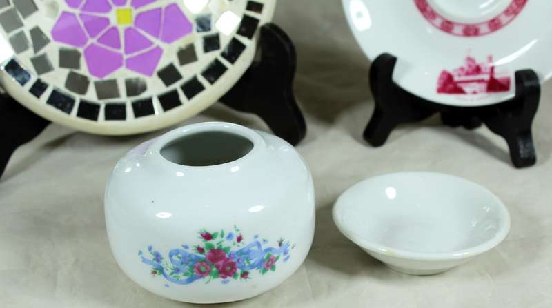 Assembly of five ceramic ware