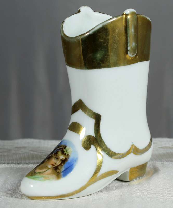Miniature Chubu China larger boot