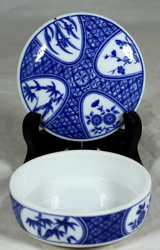 Blue & white lidded trinket bowl