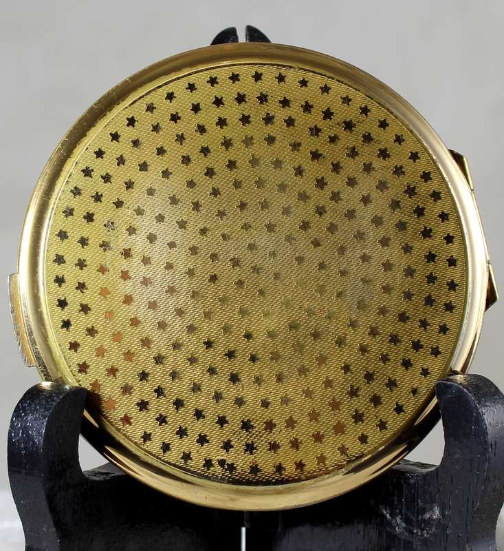Straton powder compact