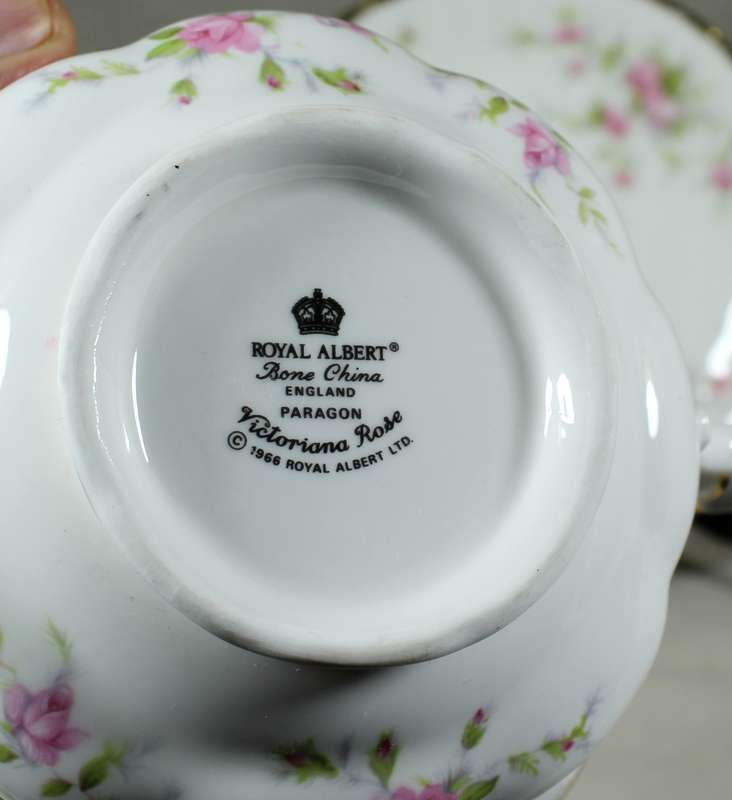 Royal Albert - Victorian rose soup bowl with saucer