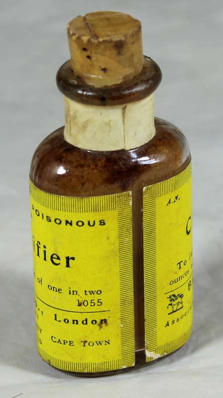 Tabloid mini medicine bottle