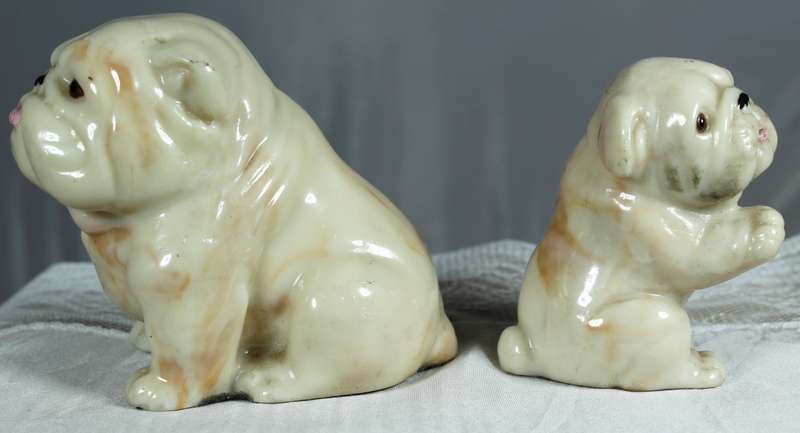 Molded bulldogs - Mother and pup