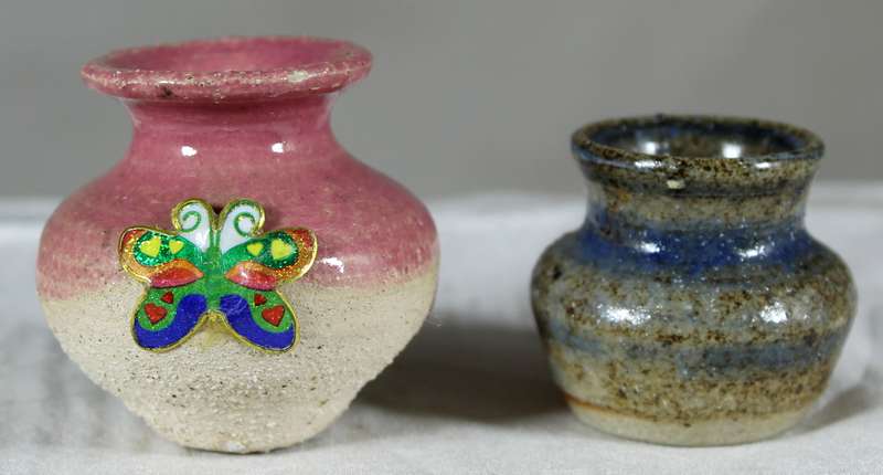 Pair of miniature pots