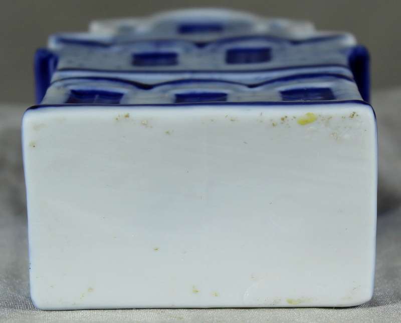 Blue and white Dutch house - empty