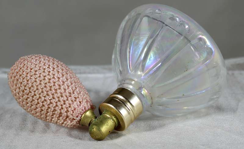 Perfume bottle with amortize